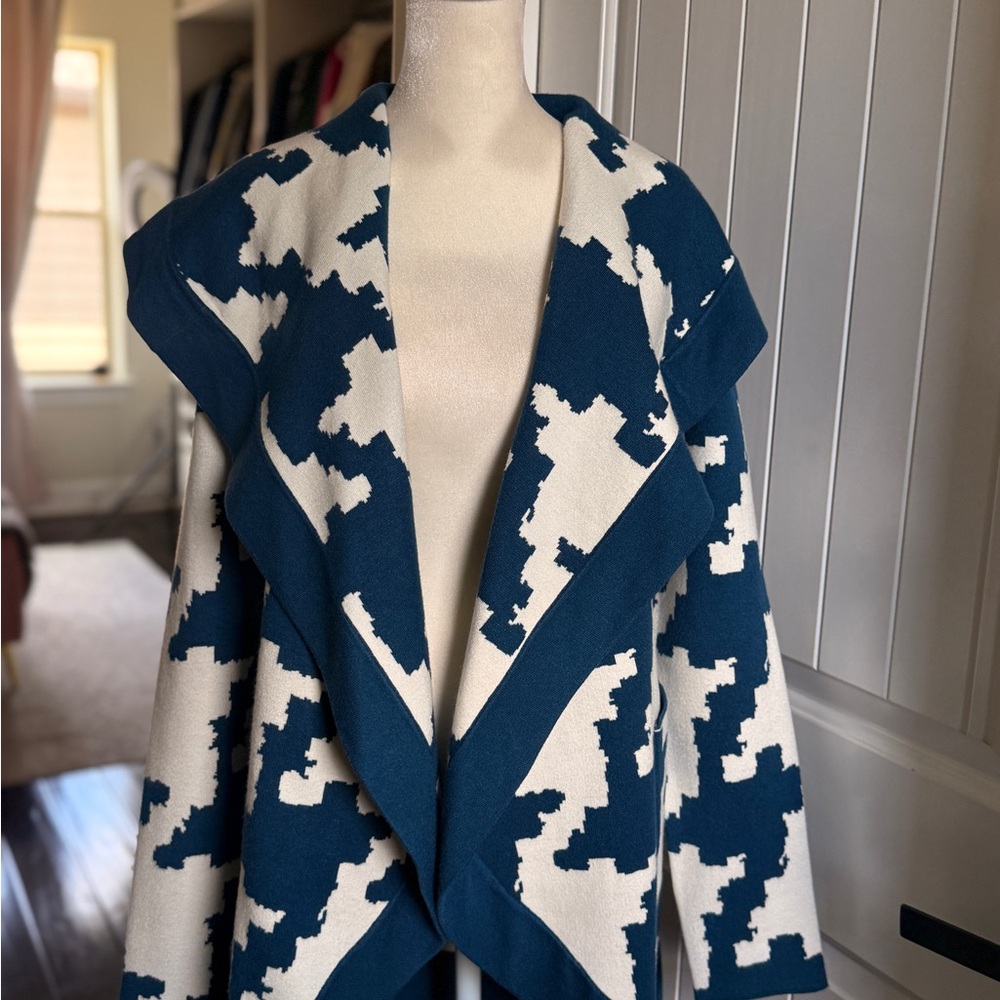 MarlaWynne Teal and Cream Houndstooth Belted Shawl Cardigan - Picture 9 of 12